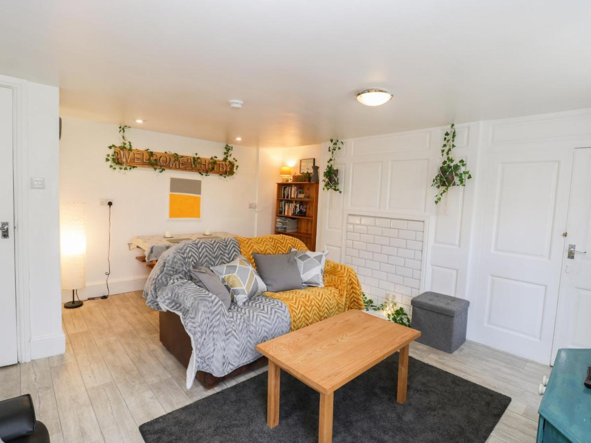 The Surfers Bolt Hole Whitby Exterior foto