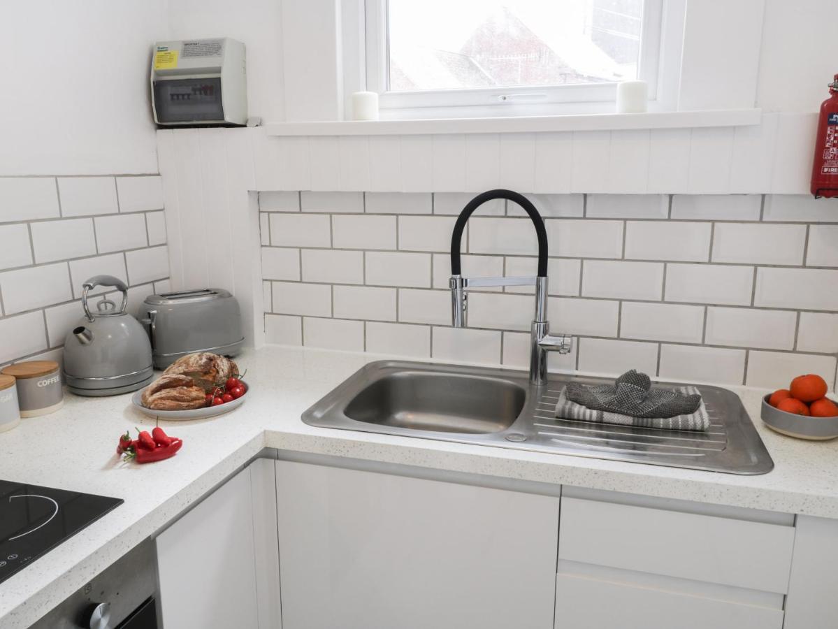 The Surfers Bolt Hole Whitby Exterior foto