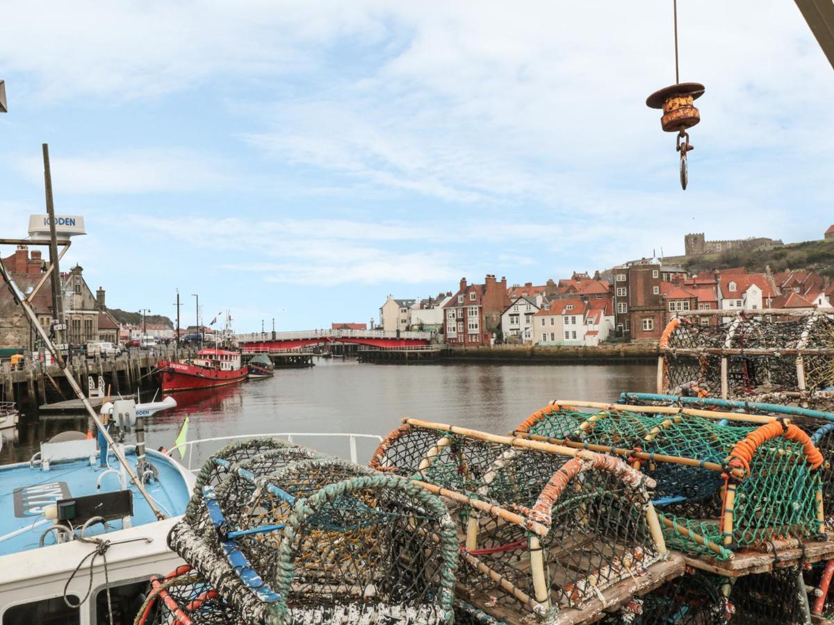 The Surfers Bolt Hole Whitby Exterior foto